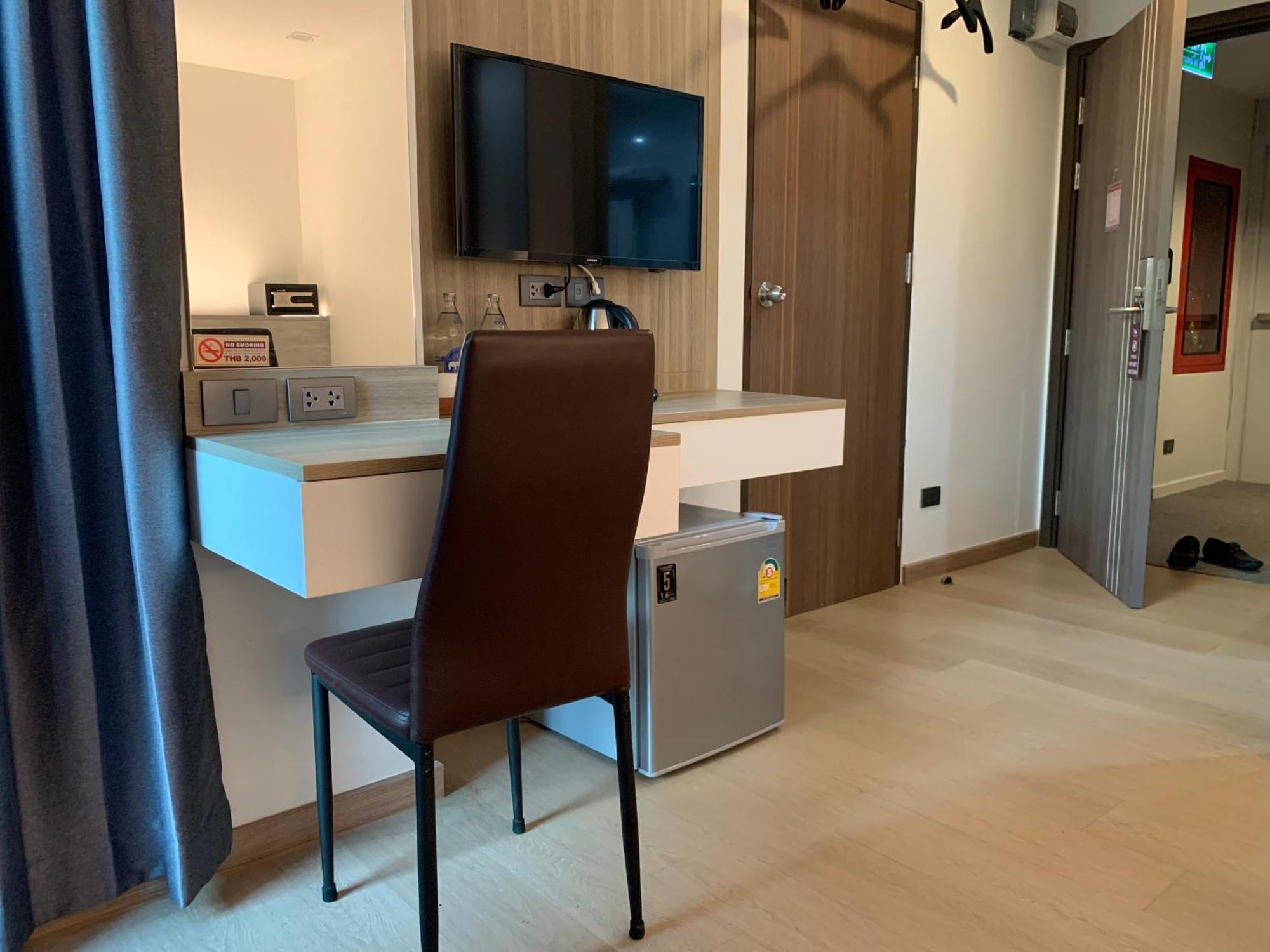 Thana Wisut Hotel Bangkok Eksteriør billede