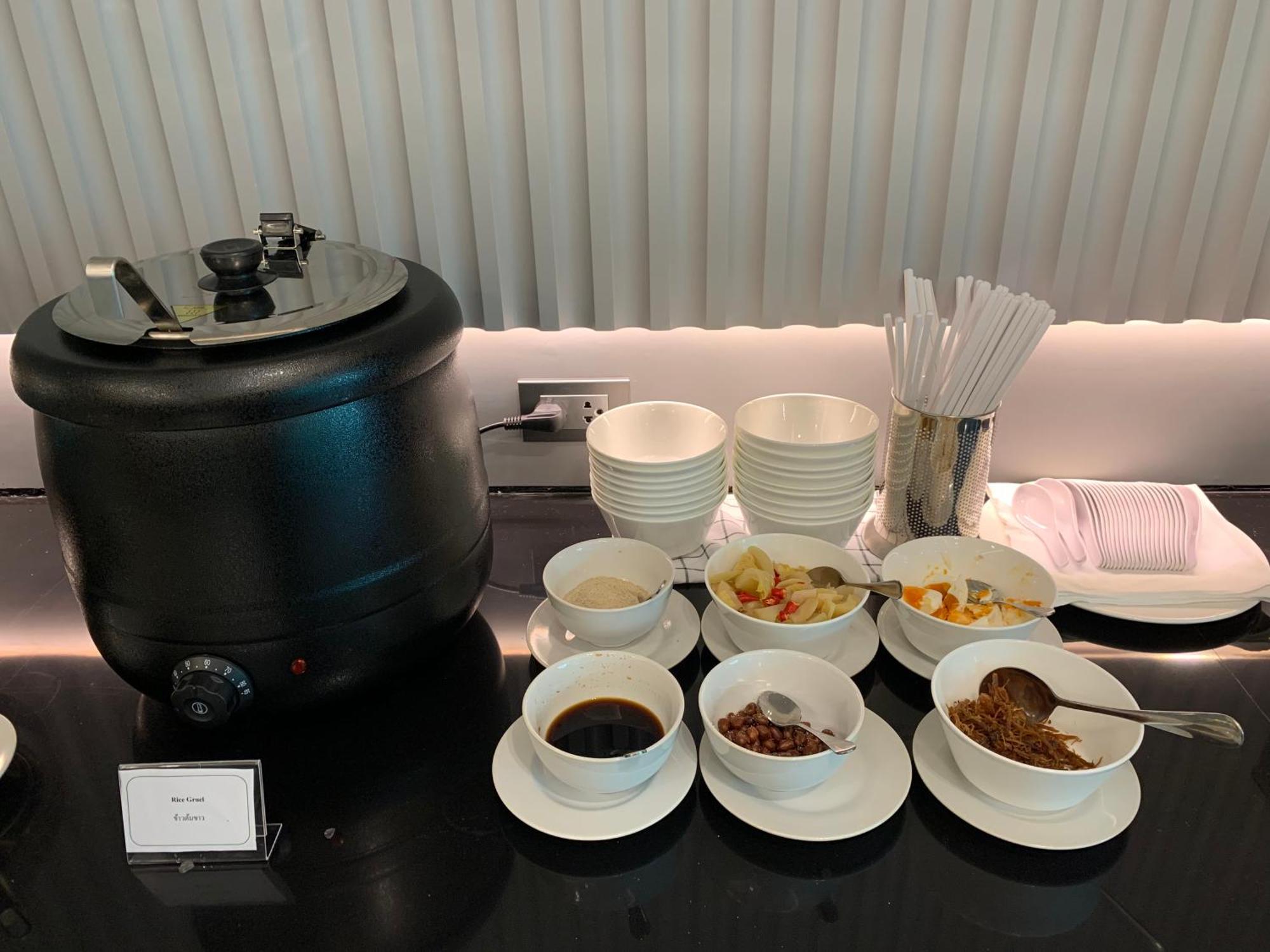 Thana Wisut Hotel Bangkok Eksteriør billede