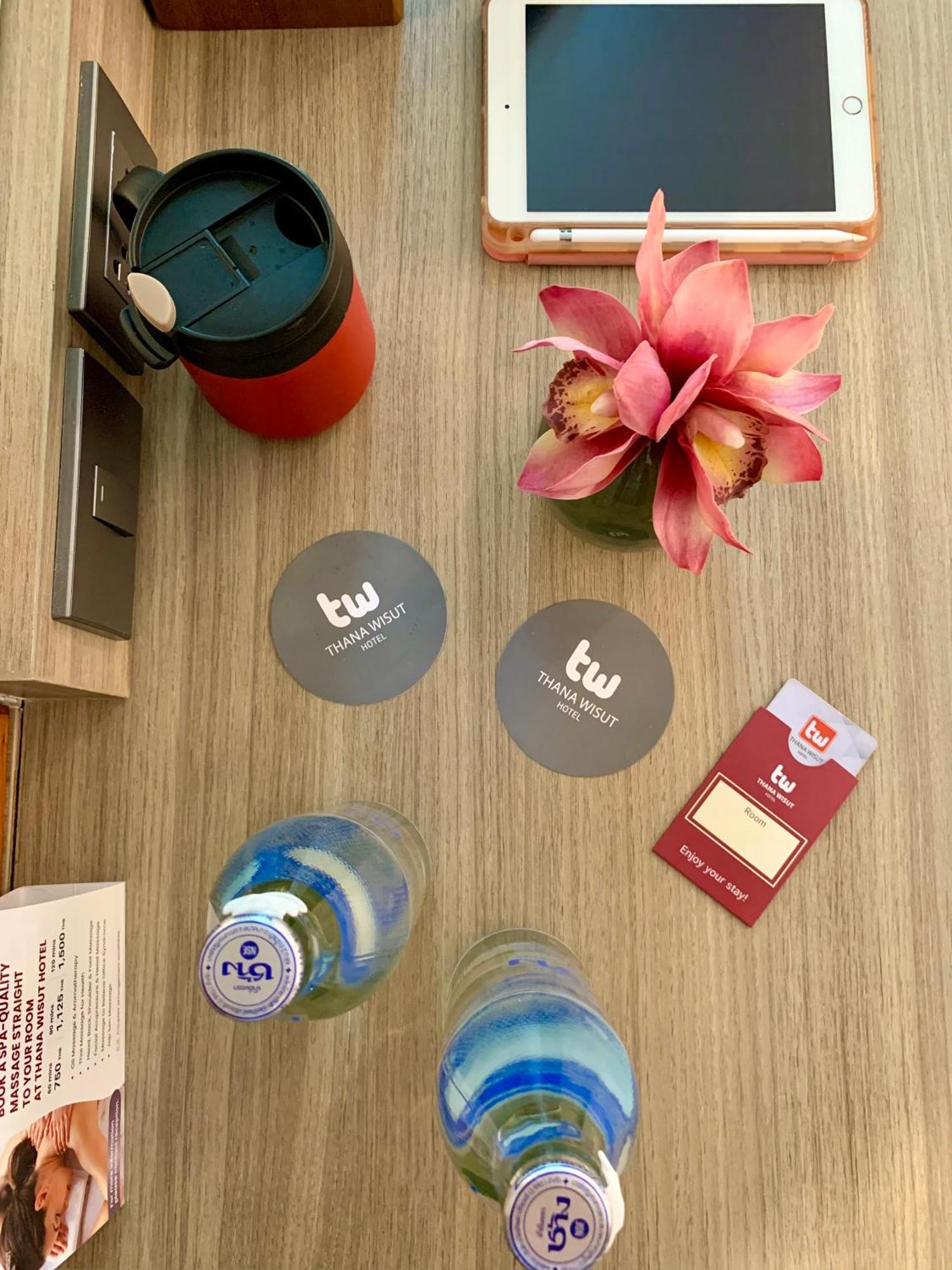 Thana Wisut Hotel Bangkok Eksteriør billede
